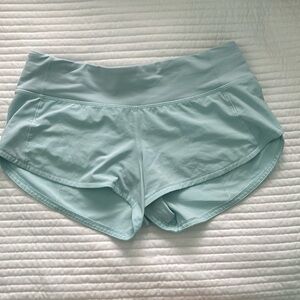 Lululemon Speed Up Shorts, Size 4, 2.5 Inch